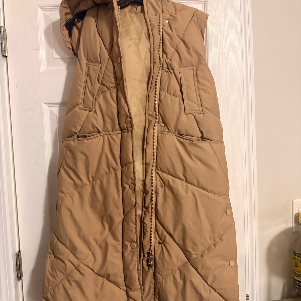 SHEIN Tan Quilted Vest